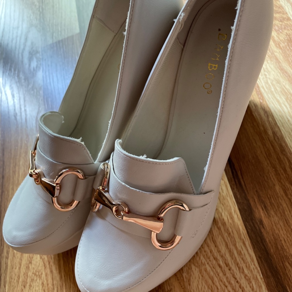 Women Size 9 Platform Style High Heels - Picture 2 of 4